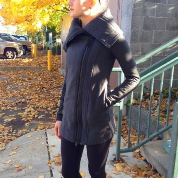 lululemon athletica Jackets & Blazers - Lululemon Virasana Blanket Wrap Heathered Black